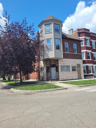 8360 South Mackinaw Avenue - 1R